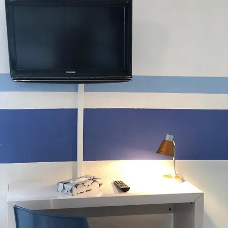 Enzo By Kyriad Direct מלון Neufchâteau