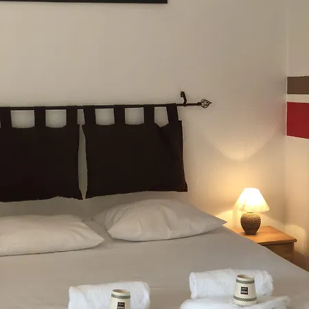 Enzo By Kyriad Direct Hotel Neufchâteau