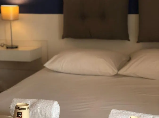 Enzo By Kyriad Direct 纳沙托