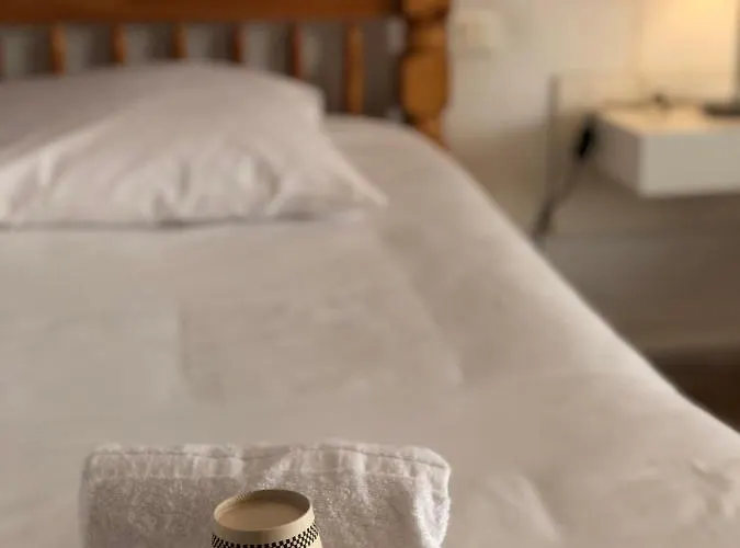 Enzo By Kyriad Direct Hotel Neufchâteau