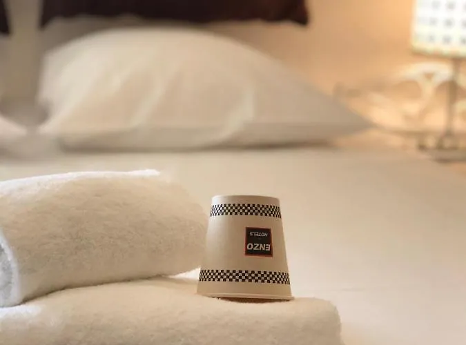 Hotel Enzo By Kyriad Direct Neufchâteau