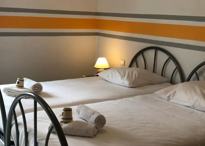 Enzo By Kyriad Direct 2* 纳沙托